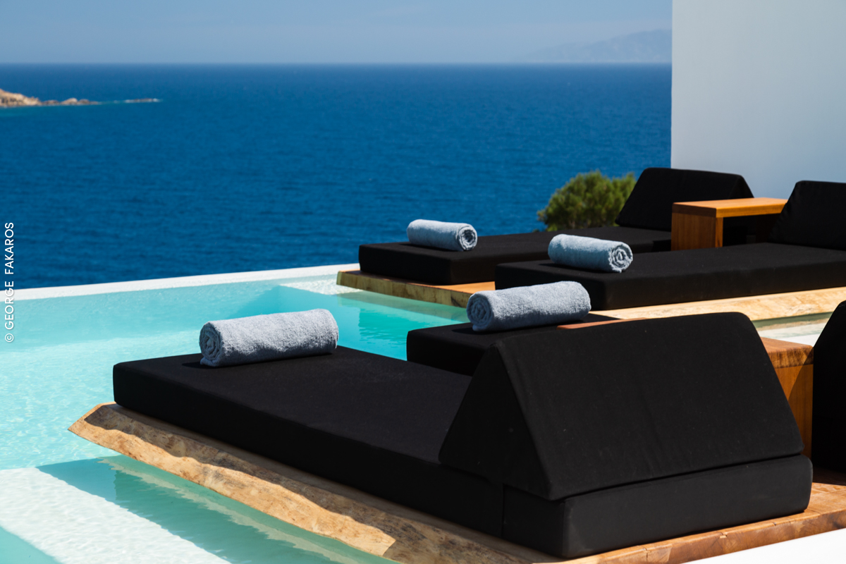 black villa I psarou11